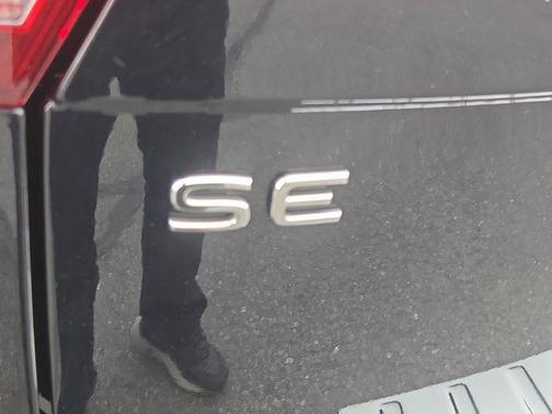 Deep Black Pearl Effect 2023 Volkswagen Tiguan 2.0T SE