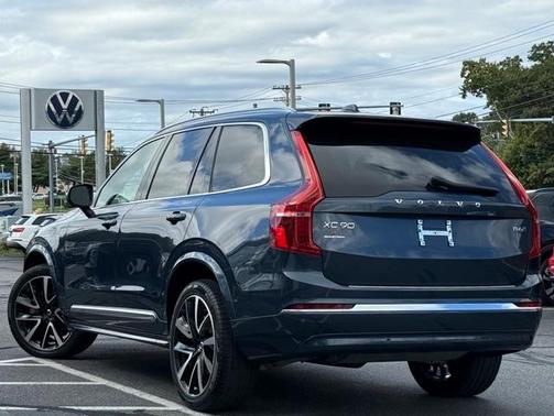 2024 Volvo XC90 B6 Plus Bright Theme 7-Seater