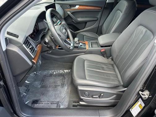 2022 Audi Q5 45 S line Premium Plus