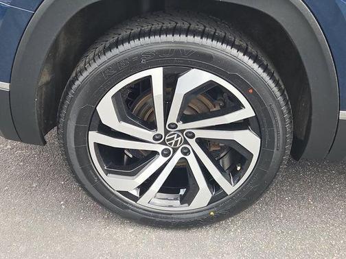 Tourmaline Blue Metallic 2022 Volkswagen Atlas 3.6L SEL