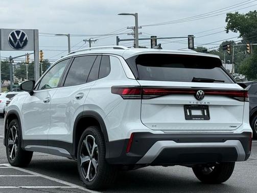 2025 Volkswagen Tiguan 2.0T SE