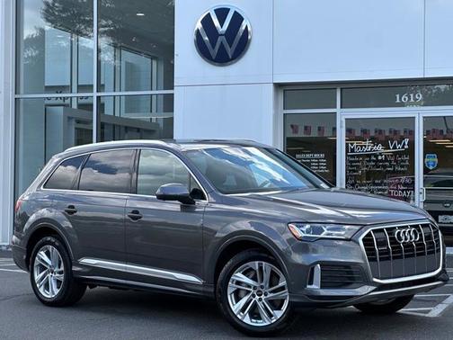 2023 Audi Q7 45 Premium