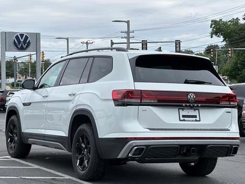 2025 Volkswagen Atlas 2.0T Peak Edition