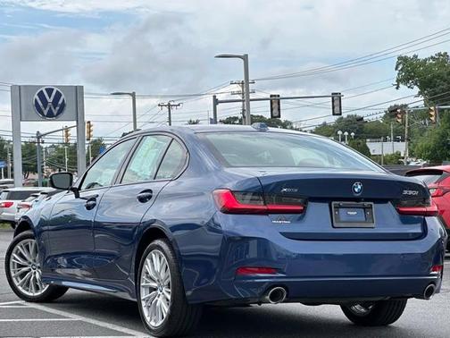 2023 BMW 330 i xDrive