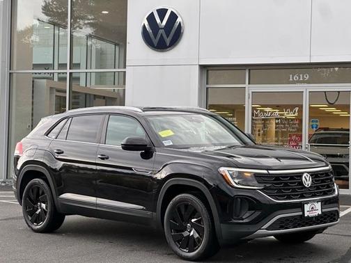 2026 Volkswagen Atlas Cross Sport 2.0T SE w/Technology