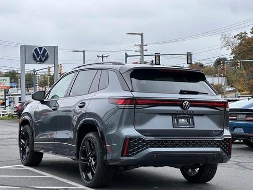 2025 Volkswagen Tiguan 2.0T SE R-Line Black