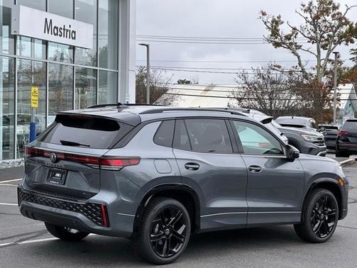 2025 Volkswagen Tiguan 2.0T SE R-Line Black