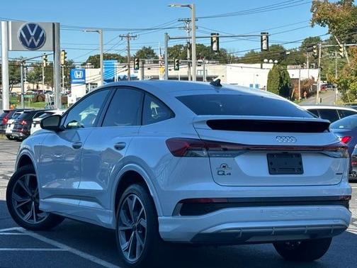 2024 Audi Q4 e-tron 50 Premium