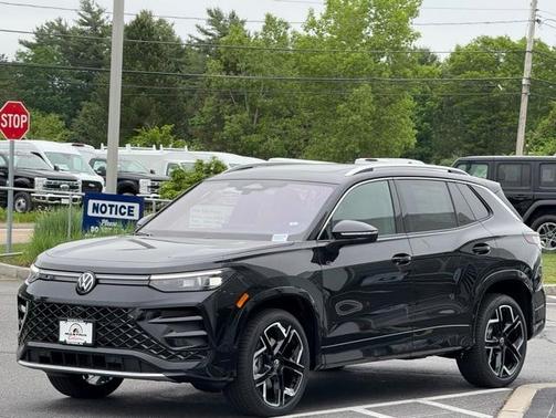 2025 Volkswagen Tiguan 2.0T SEL R-Line