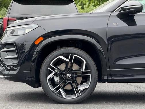 2025 Volkswagen Tiguan 2.0T SEL R-Line