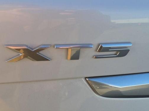 Crystal White Tri-Coat 2021 Cadillac XT5 Premium Luxury