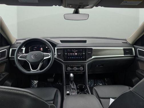 2023 Volkswagen Atlas 3.6L SE w/Technology