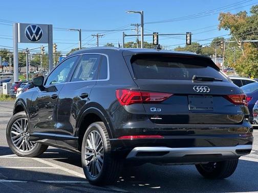 2022 Audi Q3 40 Premium