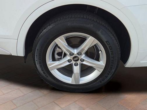 2023 Audi Q5 40 Premium