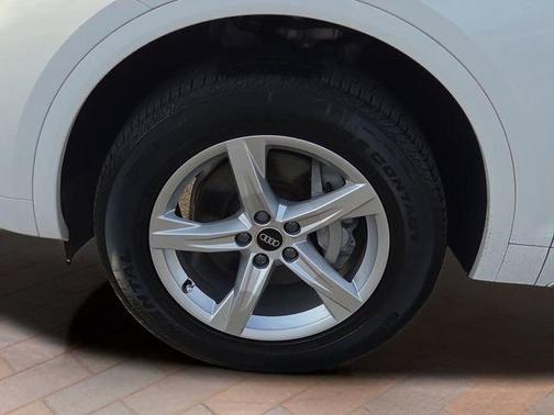 2023 Audi Q5 40 Premium