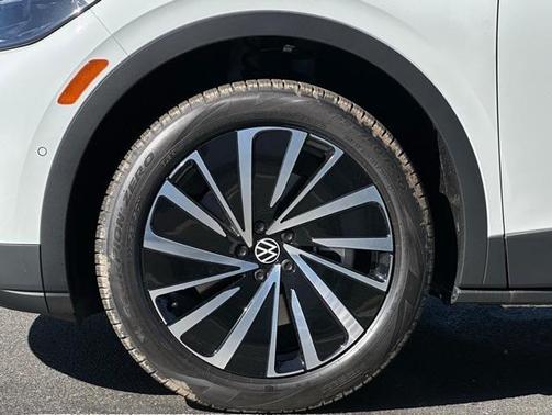 2025 Volkswagen ID.4 Pro