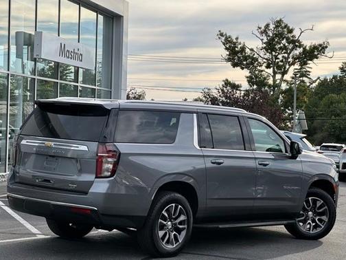 2022 Chevrolet Suburban LT