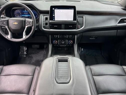 2022 Chevrolet Suburban LT