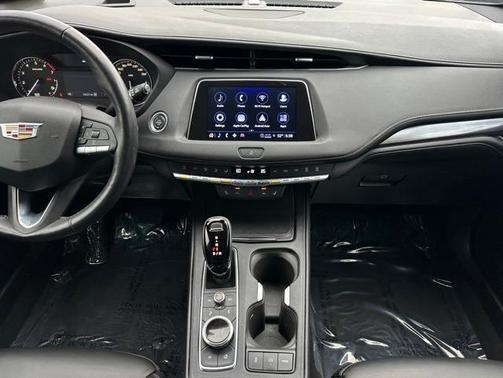 2023 Cadillac XT4 Luxury