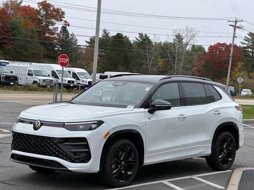 2025 Volkswagen Tiguan 2.0T SE R-Line Black