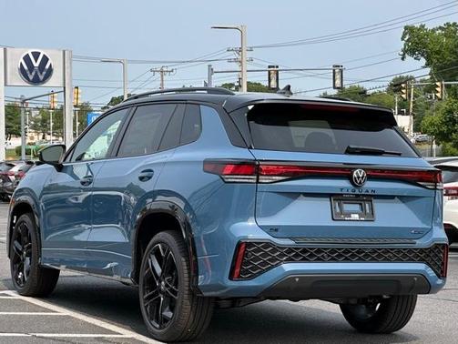 2025 Volkswagen Tiguan 2.0T SE R-Line Black