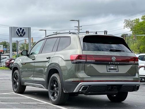 2025 Volkswagen Atlas 2.0T Peak Edition