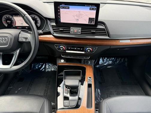 2023 Audi Q5 45 S line quattro Premium