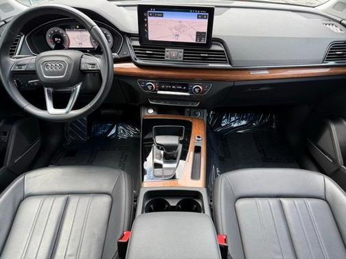 2023 Audi Q5 45 S line quattro Premium