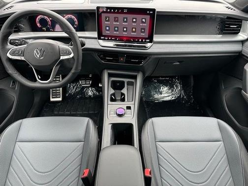 2025 Volkswagen Tiguan 2.0T SE R-Line Black