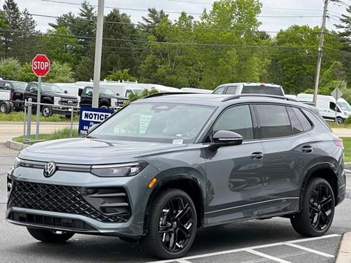 2025 Volkswagen Tiguan 2.0T SE R-Line Black