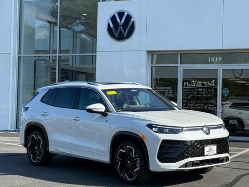 2025 Volkswagen Tiguan 2.0T SEL R-Line