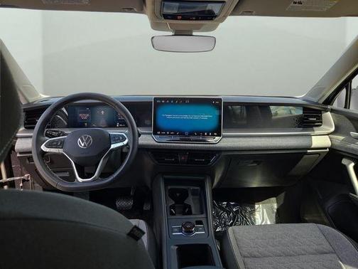 Deep Black Pearl Effect 2025 Volkswagen Tiguan 2.0T S