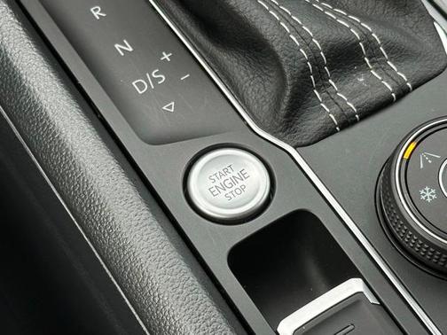 2022 Volkswagen Atlas 3.6L SEL Premium R-Line