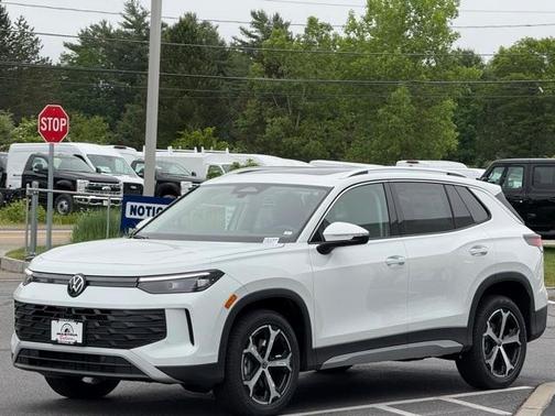 2025 Volkswagen Tiguan 2.0T SE