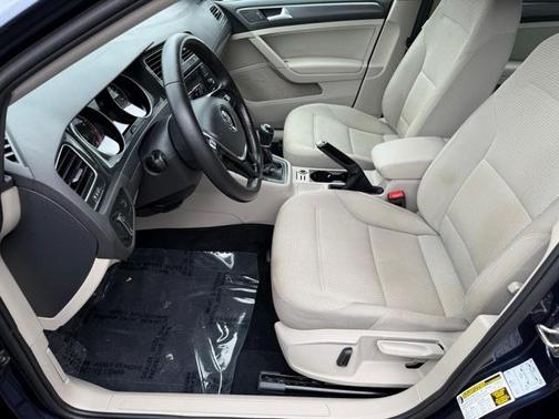 2018 Volkswagen Golf SportWagen TSI S