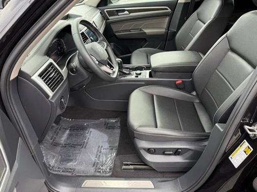 2023 Volkswagen Atlas 3.6L SE w/Technology