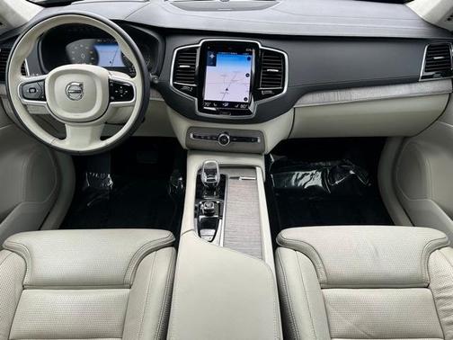 2022 Volvo XC90 Recharge Plug-In Hybrid T8 Inscription Extended Range 7P