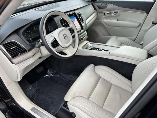 2022 Volvo XC90 Recharge Plug-In Hybrid T8 Inscription Extended Range 7P