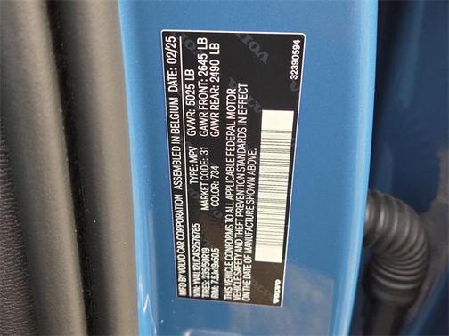 2025 Volvo XC40 B5 Plus Dark Theme