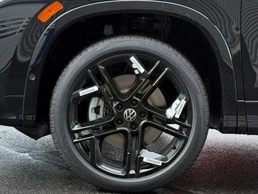 2025 Volkswagen Tiguan 2.0T SE R-Line Black