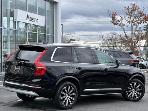 2022 Volvo XC90 T6 Inscription 7 Passenger