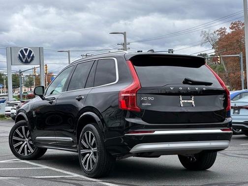 2022 Volvo XC90 T6 Inscription 7 Passenger