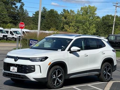 2025 Volkswagen Tiguan 2.0T SE