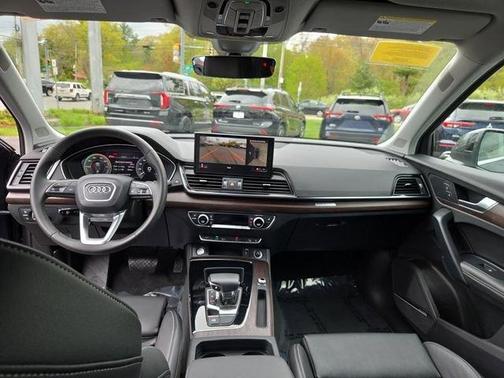 Daytona Gray Pearl Effect 2023 Audi Q5 e 55 S line quattro Premium