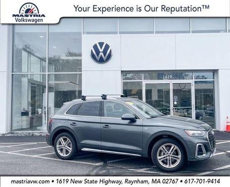 Daytona Gray Pearl Effect 2023 Audi Q5 e 55 S line quattro Premium
