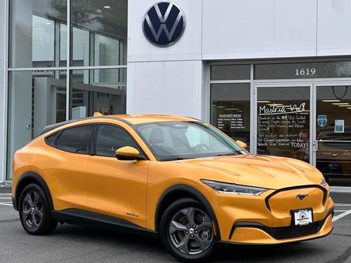 2022 Ford Mustang Mach-E Select