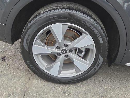 2023 Audi Q5 40 Premium