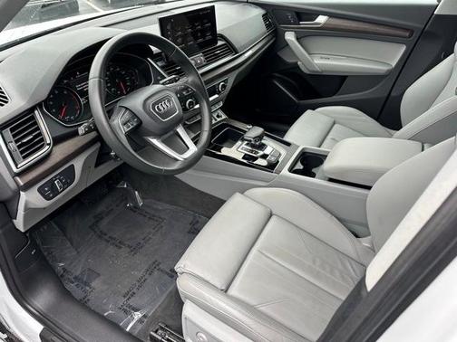 2024 Audi Q5 45 S line quattro Premium