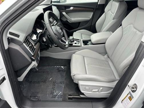 2024 Audi Q5 45 S line quattro Premium
