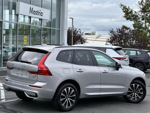 2025 Volvo XC60 B5 Plus